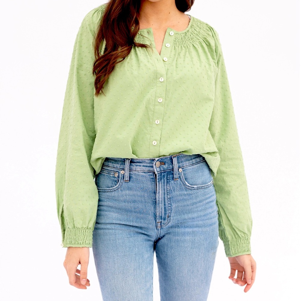 🍀 Evy’s Tree “Leilani” 🍀 Swiss Dot Blouse Small